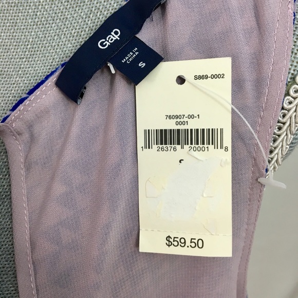 4/$25. GAP Blue & Lavender Sleeveless Top. - Picture 5 of 6